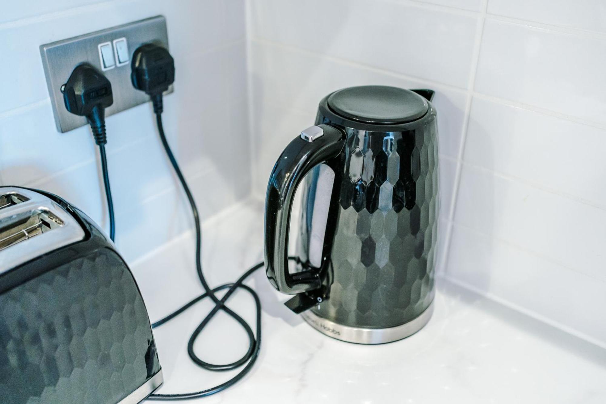 The Axium Suite- Free Parking, Near Station, Center, Fast Wifi, Up To 6 People! * Birmingham