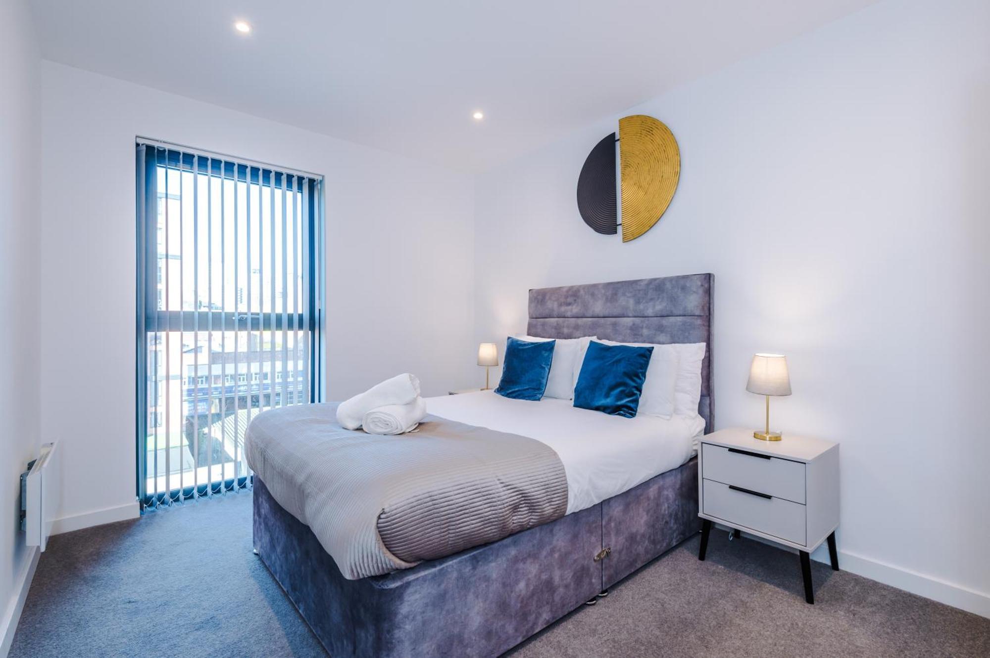Apartment The Axium Suite- Free Parking, Near Station, Center, Fast Wifi, Up To 6 People!