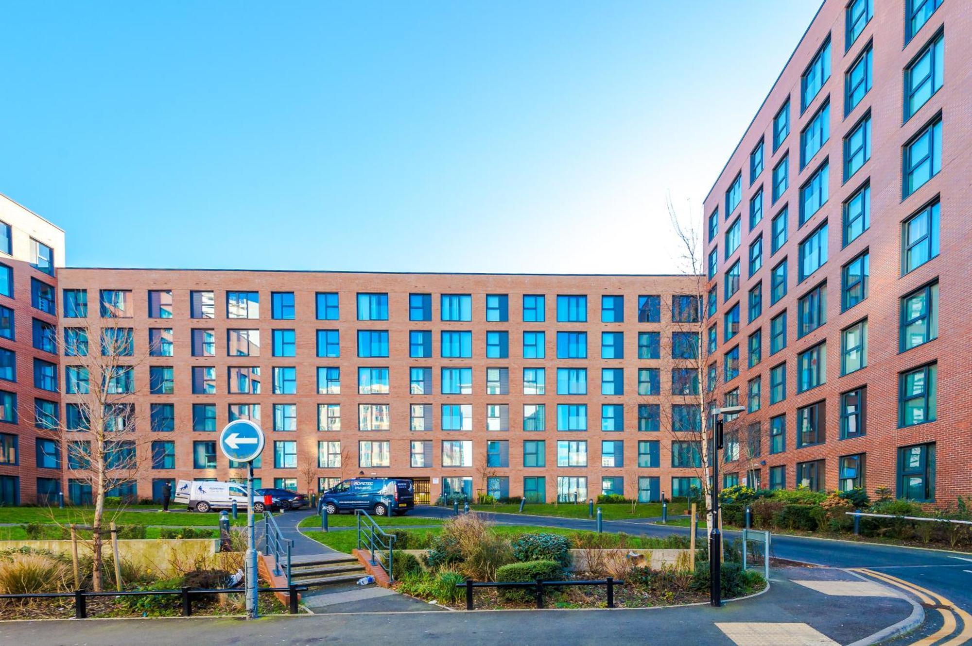 The Axium Suite- Free Parking, Near Station, Center, Fast Wifi, Up To 6 People! Apartment *