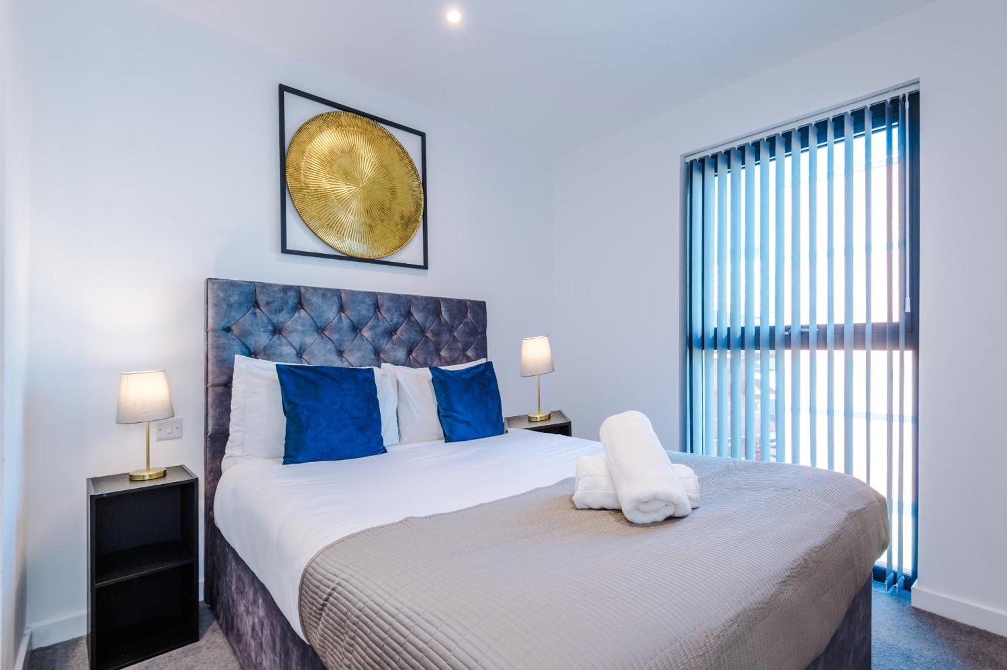The Axium Suite- Free Parking, Near Station, Center, Fast Wifi, Up To 6 People! *