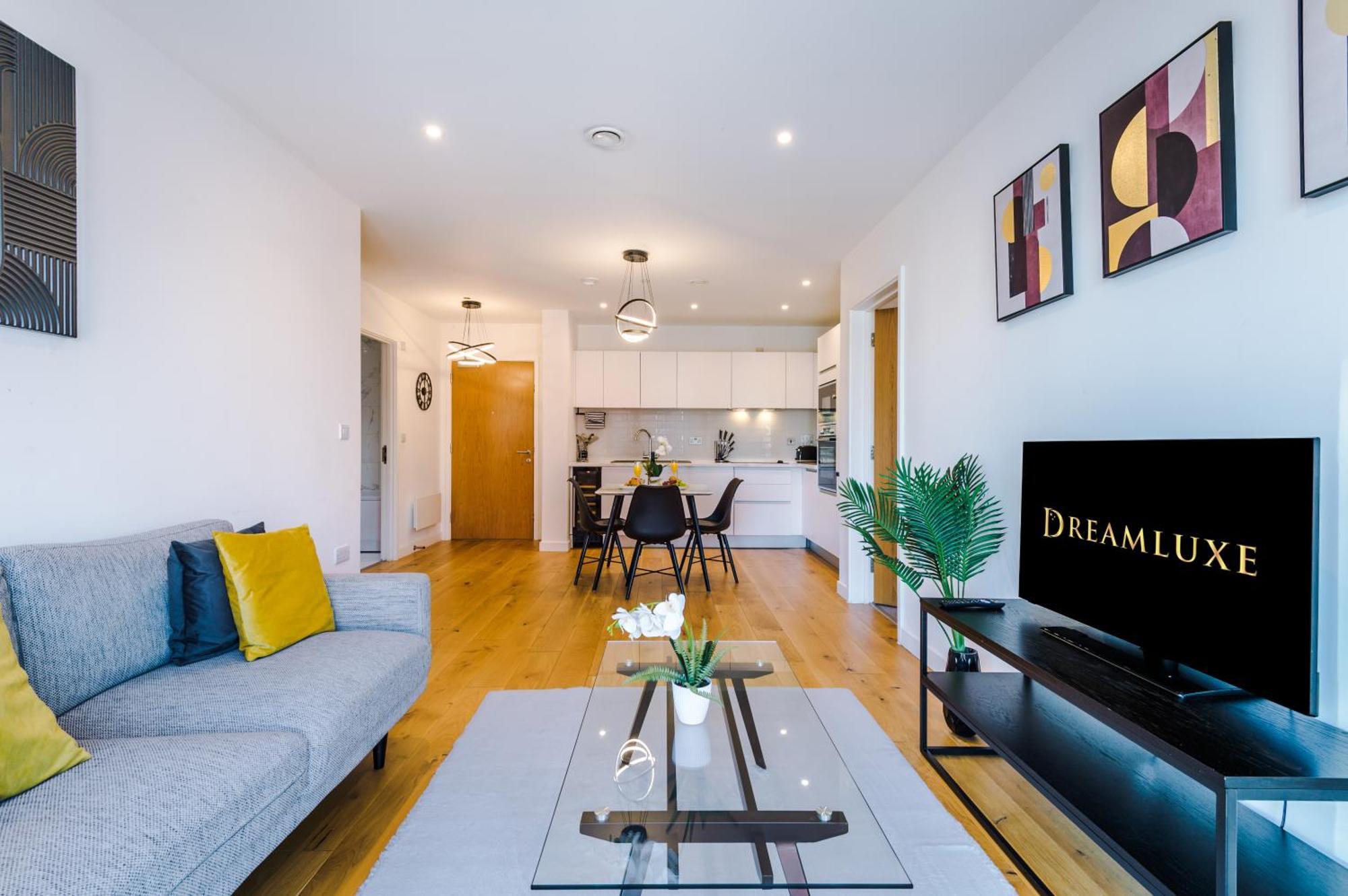The Axium Suite- Free Parking, Near Station, Center, Fast Wifi, Up To 6 People! Birmingham