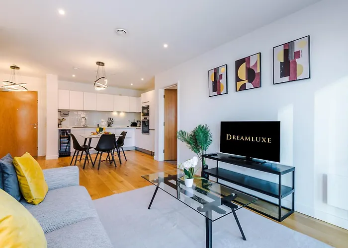 The Axium Suite- Free Parking, Near Station, City Center, Fast Wifi, Up To 6 People!